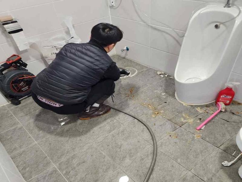 분당 소변기막힘 작업사례